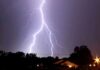বজ্রপাতের ঝুঁকিতে বাংলাদেশ, বাড়ছে মৃত্যু Lightning-pakhi